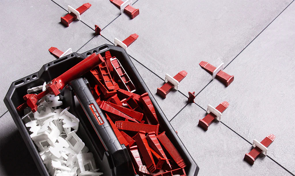 The Perfect Level Master – Open Tote Toolbox