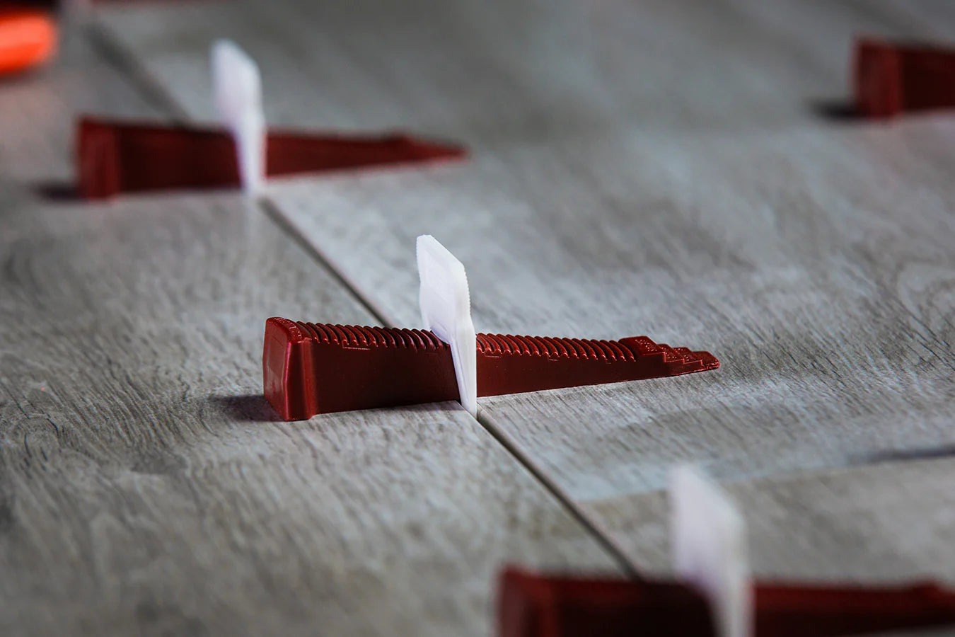 The Perfect Level Master – T-Lock Wedges | Reusable