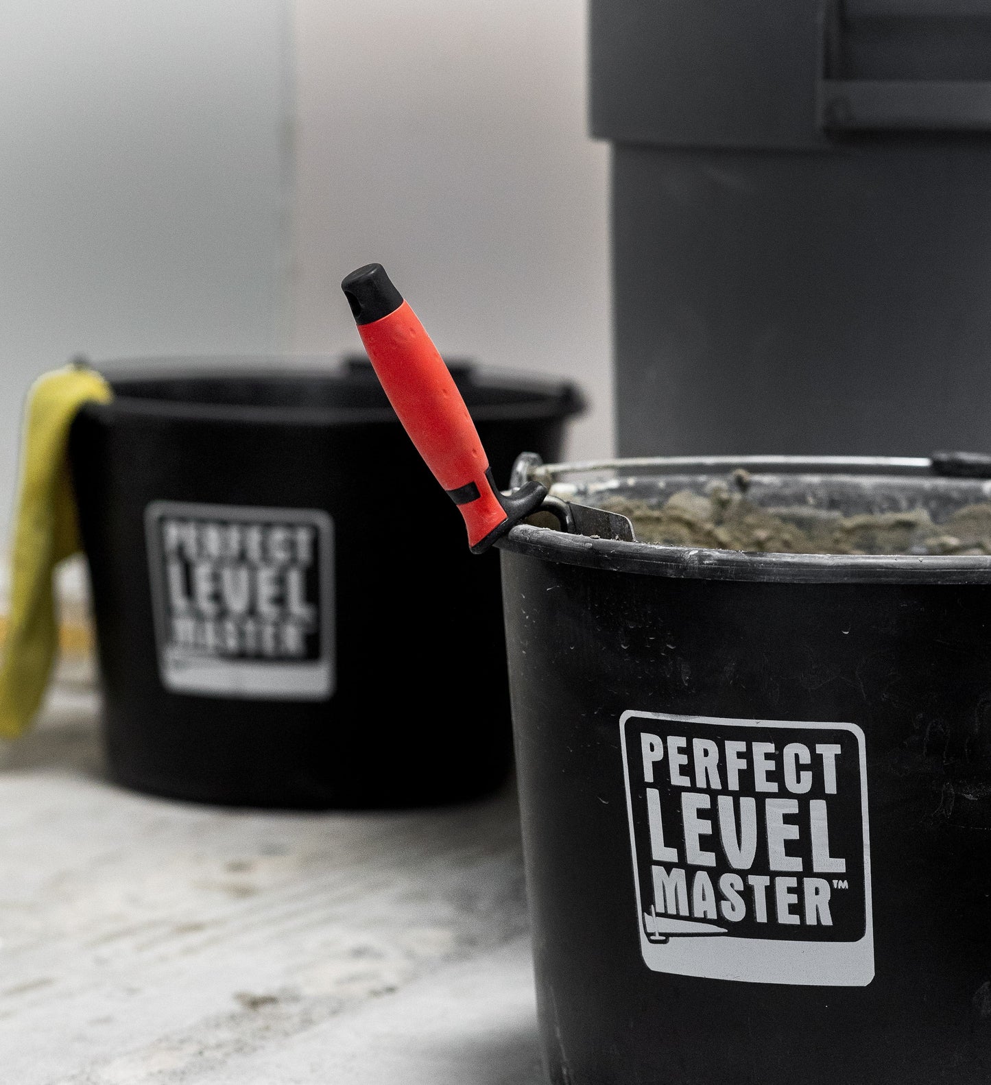 The Perfect Level Master – Bucket Scoop